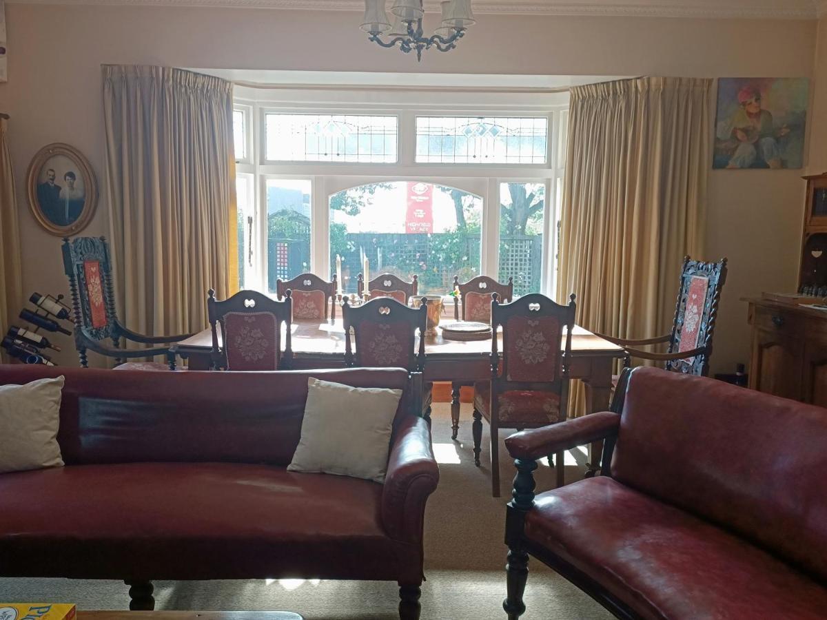 100 Year Old English Character House Otel Timaru Dış mekan fotoğraf